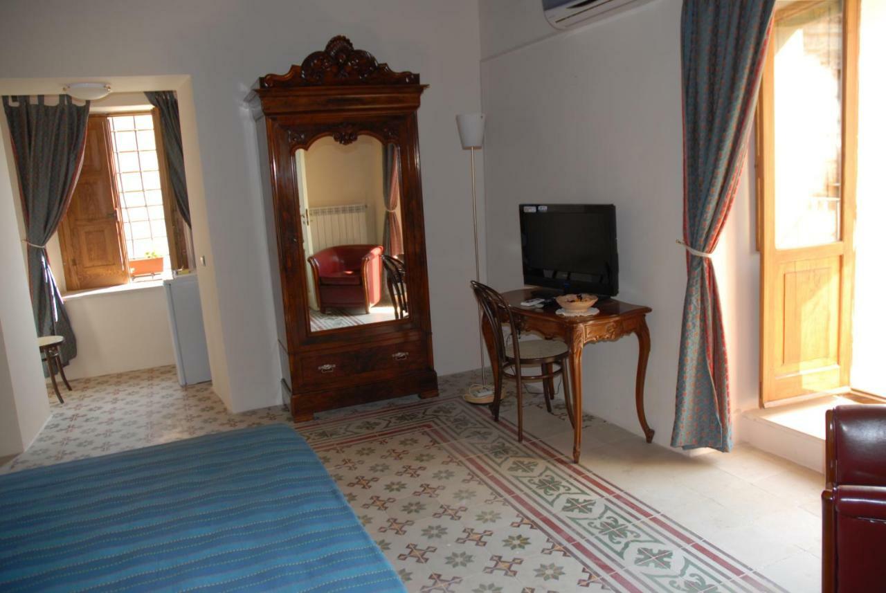B&B Vallone Del Grano รอสซาโน ภายนอก รูปภาพ