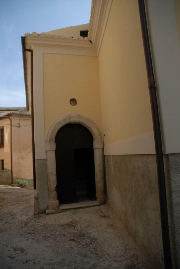 B&B Vallone Del Grano รอสซาโน ภายนอก รูปภาพ