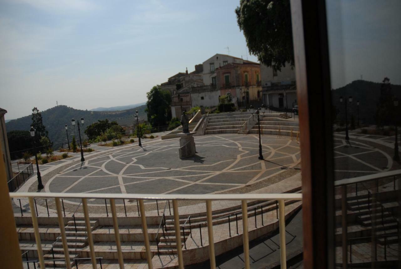 B&B Vallone Del Grano รอสซาโน ภายนอก รูปภาพ