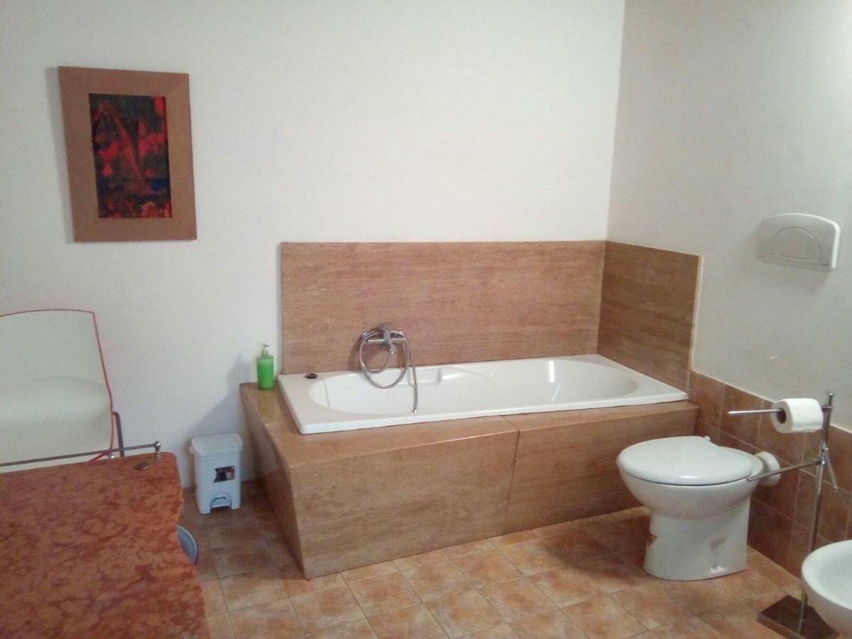 B&B Vallone Del Grano รอสซาโน ภายนอก รูปภาพ